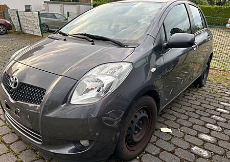 Toyota Yaris 1,3-l-VVT-i Team Team