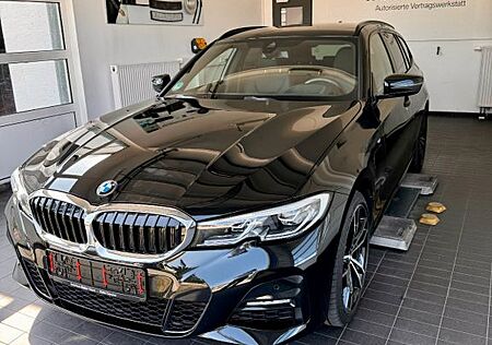 BMW 330 e xDrive M Sport