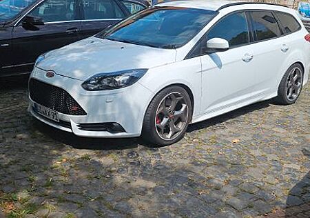 Ford Focus 2,0 EB ST Leder-Sport-Paket Turnier ST