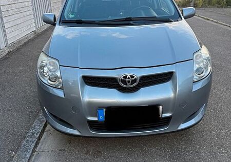 Toyota Auris 1.6 - Benzin - Automatik