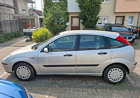 Ford Focus 1.6 -