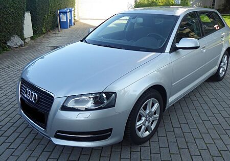 Audi A3 1.4 TFSI Sportback *45000 Km TÜV NEU 1. Hand