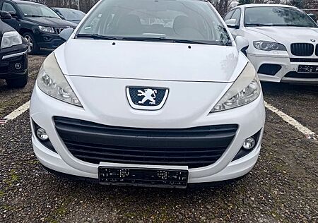 Peugeot 207 Urban Move mit Panorama Dach