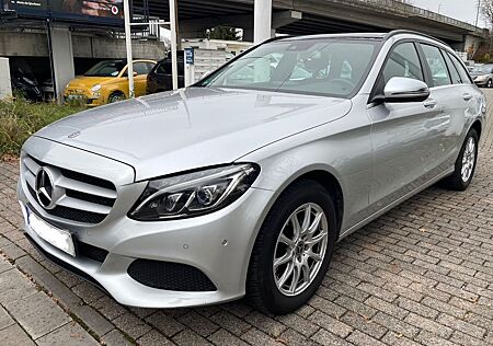 Mercedes-Benz C 200 C 200T- BlueTec / Navi/Panorama/LED/Bussines