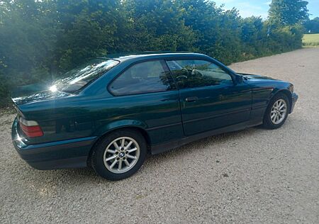 BMW 320i Coupe