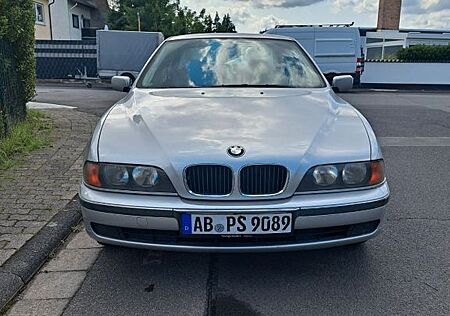 BMW 520i
