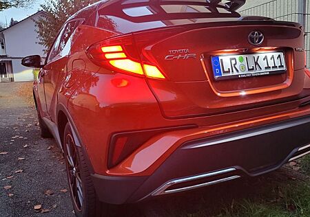 Toyota C-HR 2.0-l-VVTi Hybrid Orange Edition Orange...