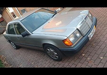 Mercedes-Benz 260