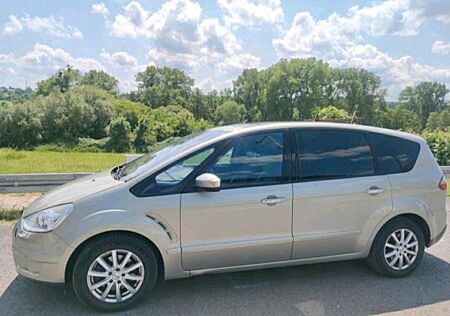 Ford S-Max Automatik 7 Sitzplätze Xenon Panorama