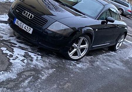 Audi TT Coupe 1.8T -