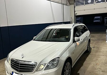 Mercedes-Benz E 200 CGI T BlueEFFICIENCY AVANTGARDE AVANTGARDE