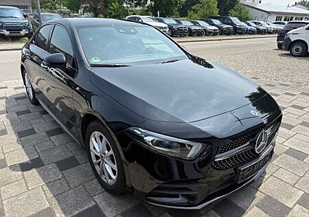 Mercedes-Benz A 250 e DCT Lim. AMG LED Navi HeadUp dig.Display