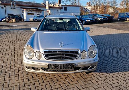 Mercedes-Benz E 220 gebraucht kaufen Mercedes-Benz E 220 CDI T ELEGANCE Elegance