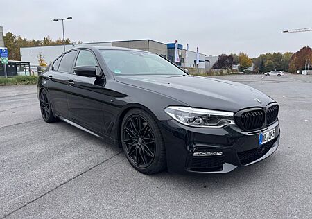 BMW 530i xDrive A - M-Paket incl. Wartung/Garantie