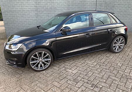 Audi A1 1.0 TFSI LEDER NAVI KLIMA 5 TURIG TOPZUSTAND