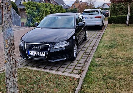 Audi A3 1.6 Attraction Sportback Attraction