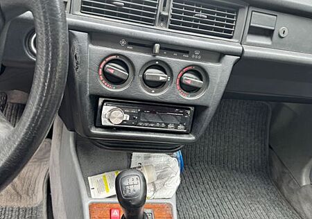 Mercedes-Benz 190