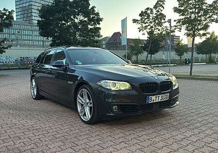 BMW 535d xDrive Touring A Luxury Line Luxury Line