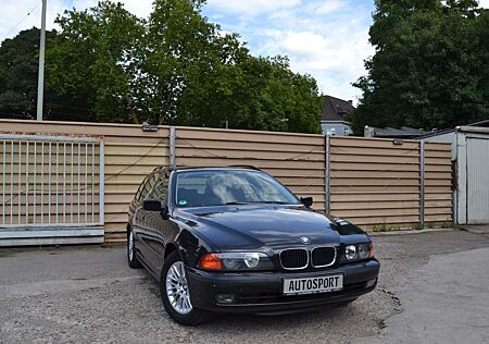BMW 523i A Touring*1.HAND*XENON*AUTOMATIK*LEDER*SHZ
