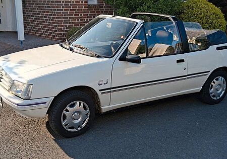 Peugeot 205 Cabriolet CJ Oldtimer