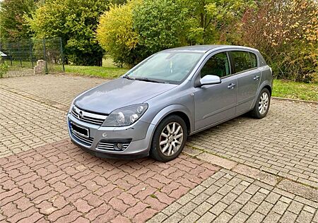 Opel Astra 1.9 CDTI, Vollausstattung, TÜV 09/27