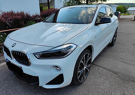 BMW X2 xDrive20d M Shadow Line Sport Pano AHK Garan