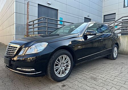 Mercedes-Benz E 220 CDI BLUE EFF. ELEGANCE AUT/NAV/PDC