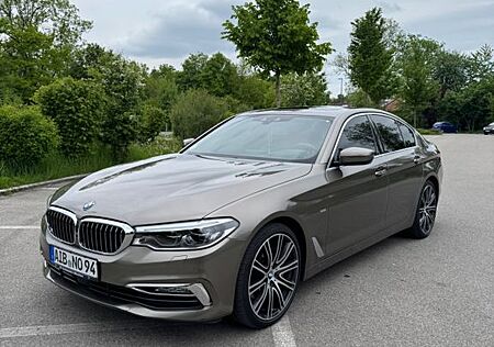 BMW 540 540ixDrive Luxury Line Individual Vollausstatung