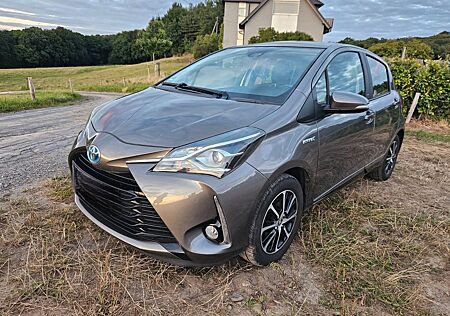 Toyota Yaris Hybrid Team D