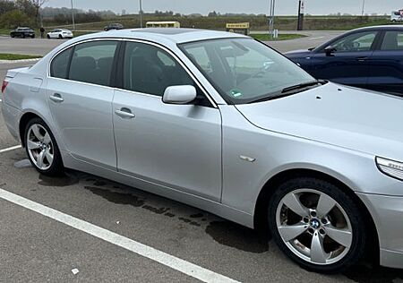 BMW 525i A -