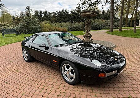 Porsche 928 GTS Automatik