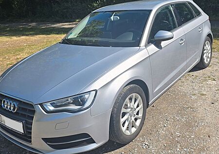 Audi A3 1.4 TFSI cod ultra S tronic Attraction At...