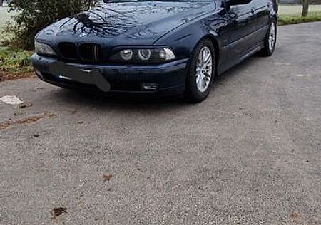 BMW 523i