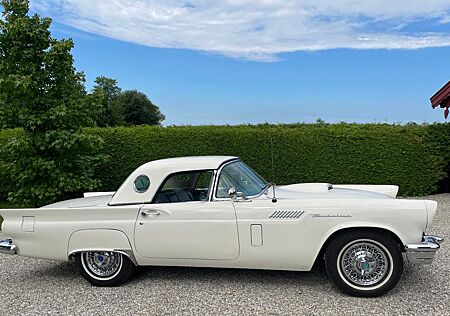Ford Thunderbird 1957