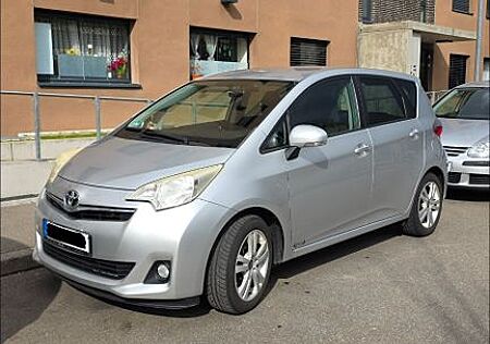 Toyota Verso-S Gepflegter , Automatikgetriebe, TÜV neu