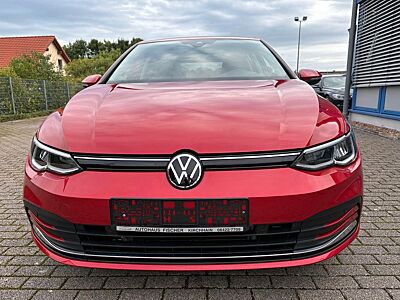Volkswagen GOLF VIII 1.5 TSI AHK KAMERA APP C. LENKRADHEIZ.