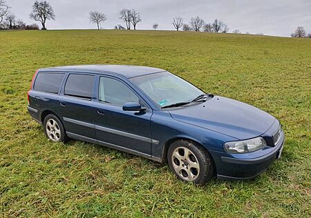 Volvo V70 2.4D 2003 - TÜV 10.2026 AHK