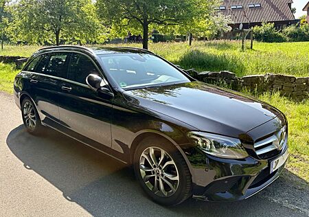 Mercedes-Benz C 180 T Autom. Pano-Garantie-AHK-Comand