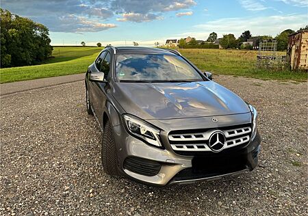 Mercedes-Benz GLA 180 -