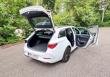 Cupra Leon 1.4 e-HYBRID 180kW VZ DSG ST VZ + AHK