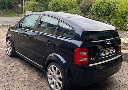 Audi A2 1.4 - Reifen Bremsen NEU /17 Zoll S-line