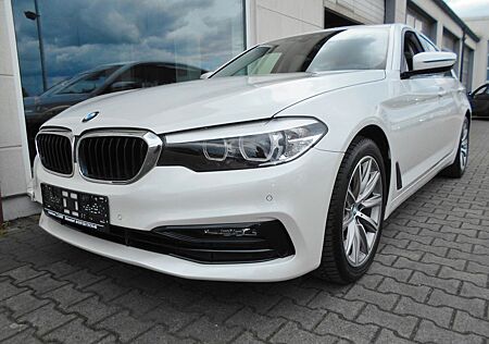 BMW 520iA -SPORTLINE-NAVI-LED-SCHALTWIPPEN-KAMERA-