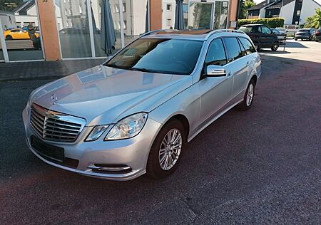 Mercedes-Benz E 220 CDI T Automatik Sitzheiz. AHK Schiebedach