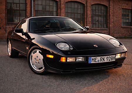 Porsche 928