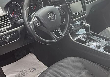 VW Touareg Volkswagen 3.0 V6 TDI Tiptronic BlueMotion Tech...