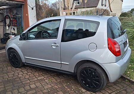 Citroën C2 1.1 X X