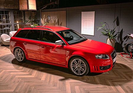 Audi RS4 4.2 quattro Avant