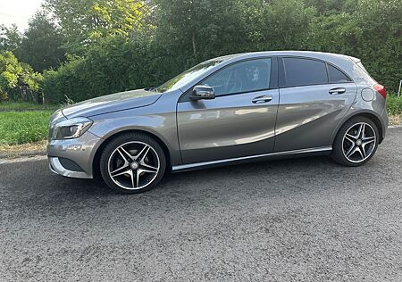 Mercedes-Benz A 180 A-Klasse 180, Urban, Automatik, 68.300 Km, 1. Hd