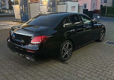 Mercedes-Benz E 350 e AMG Line Autom.