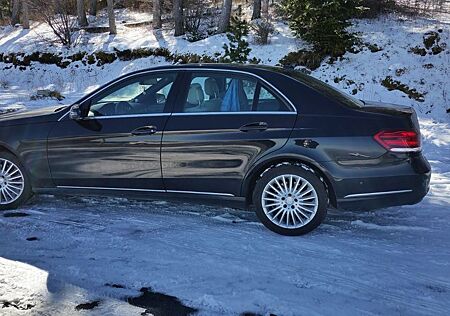 Mercedes-Benz E 220 BlueTEC BE Edition ELEGANCE Autom. Edi...